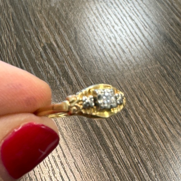 14K yellow gold and diamonds set in 14K white gold promise ring 1.18g - Picture 12 of 16